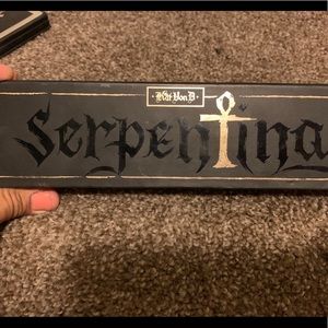 Kat Von D Serpentina eyeshadow palette